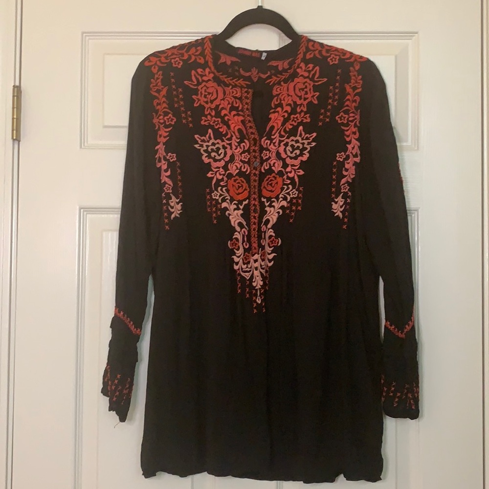 Johnny Was Black Top with Roses L